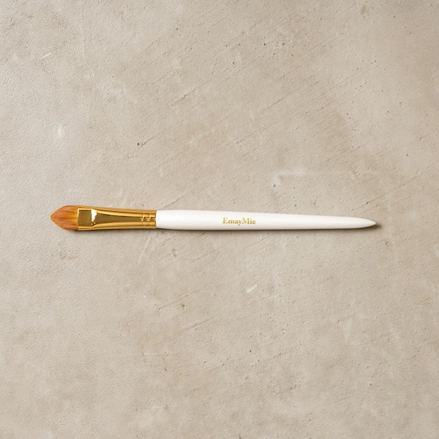 【EmayMie】コンシーラーブラシ（ハード）