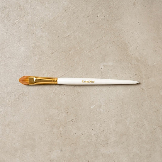 【EmayMie】コンシーラーブラシ（ハード）