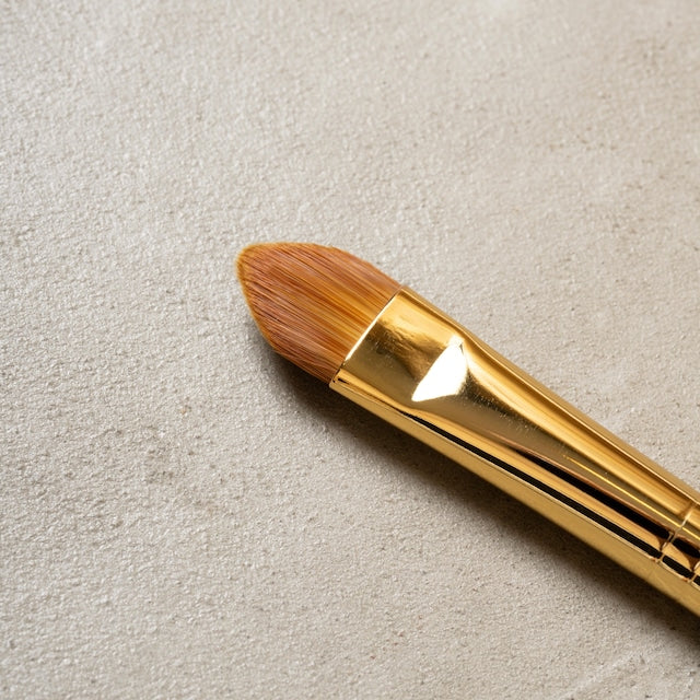 【EmayMie】コンシーラーブラシ（ハード）