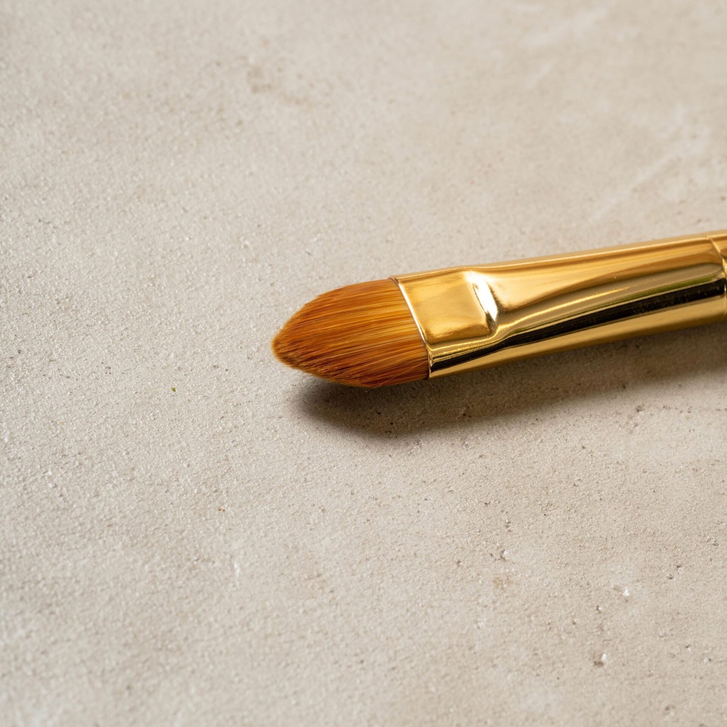 【EmayMie】コンシーラーブラシ（ハード）